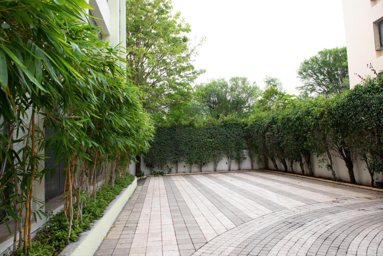 Monarch Montvert Pune Exterior photo