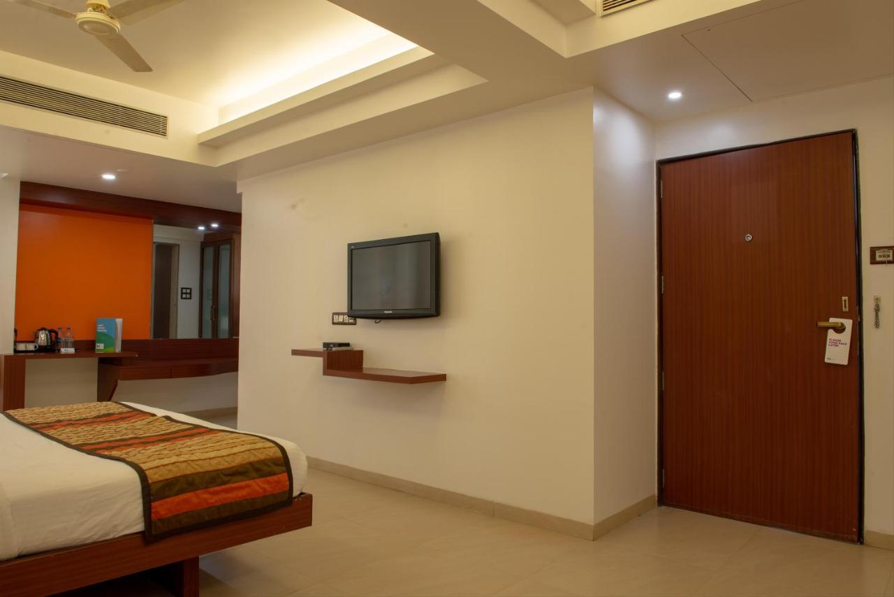 Monarch Montvert Pune Exterior photo