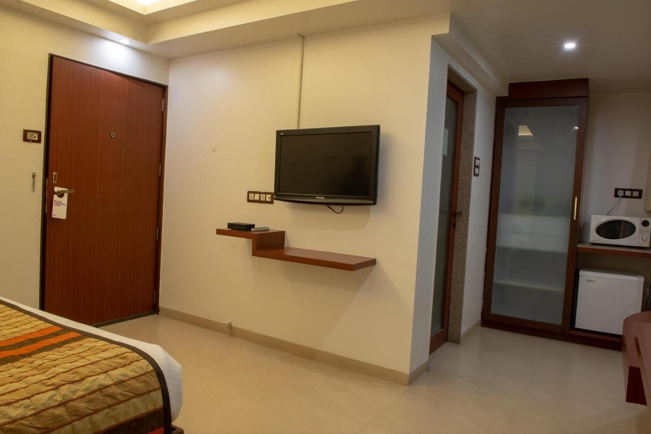 Monarch Montvert Pune Exterior photo