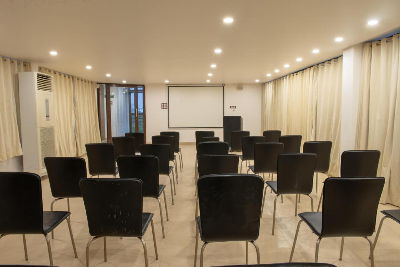 Monarch Montvert Pune Exterior photo